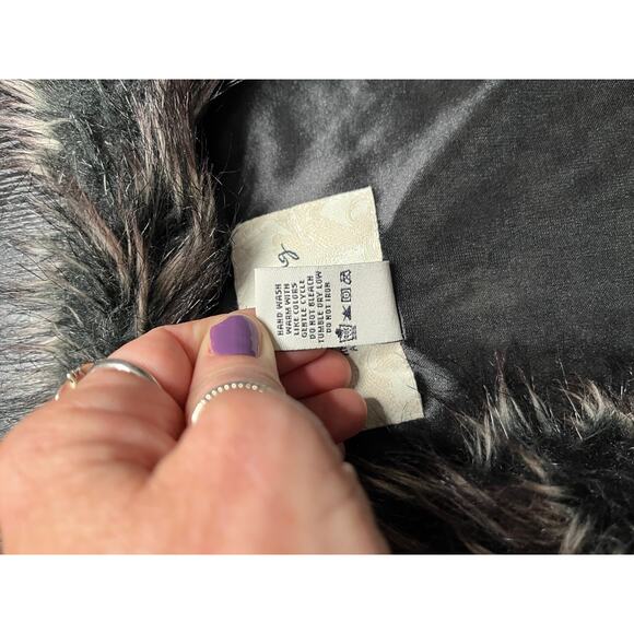 Vintage Y2K American Rag Nordic Style Fur-lined Cropped Vest - Picture 10 of 10